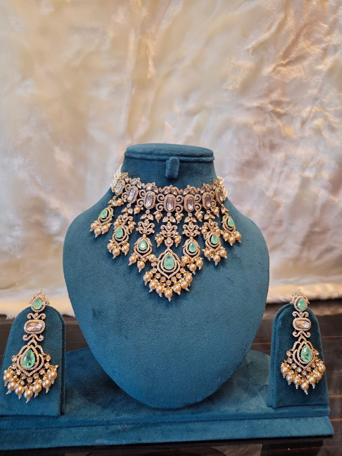 Mint Pearl Cascade Choker Set