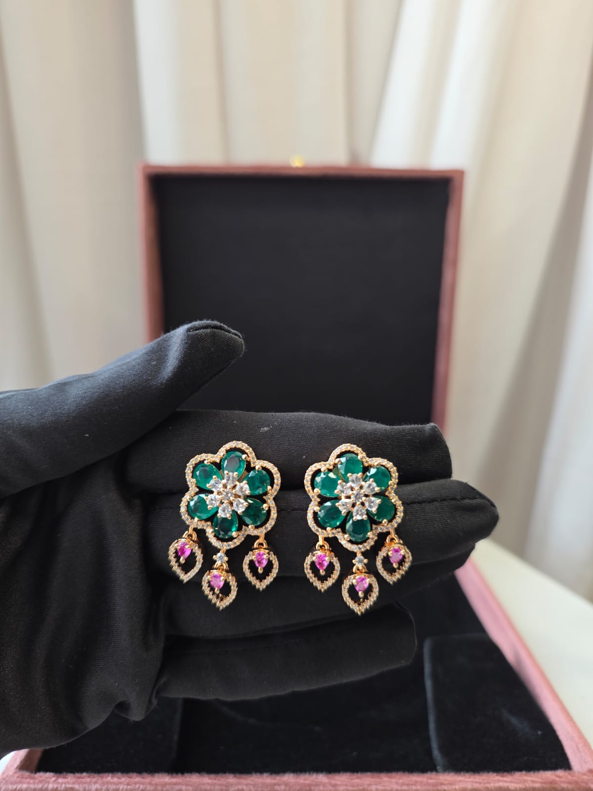Emerald Bloom Pearl Choker Set