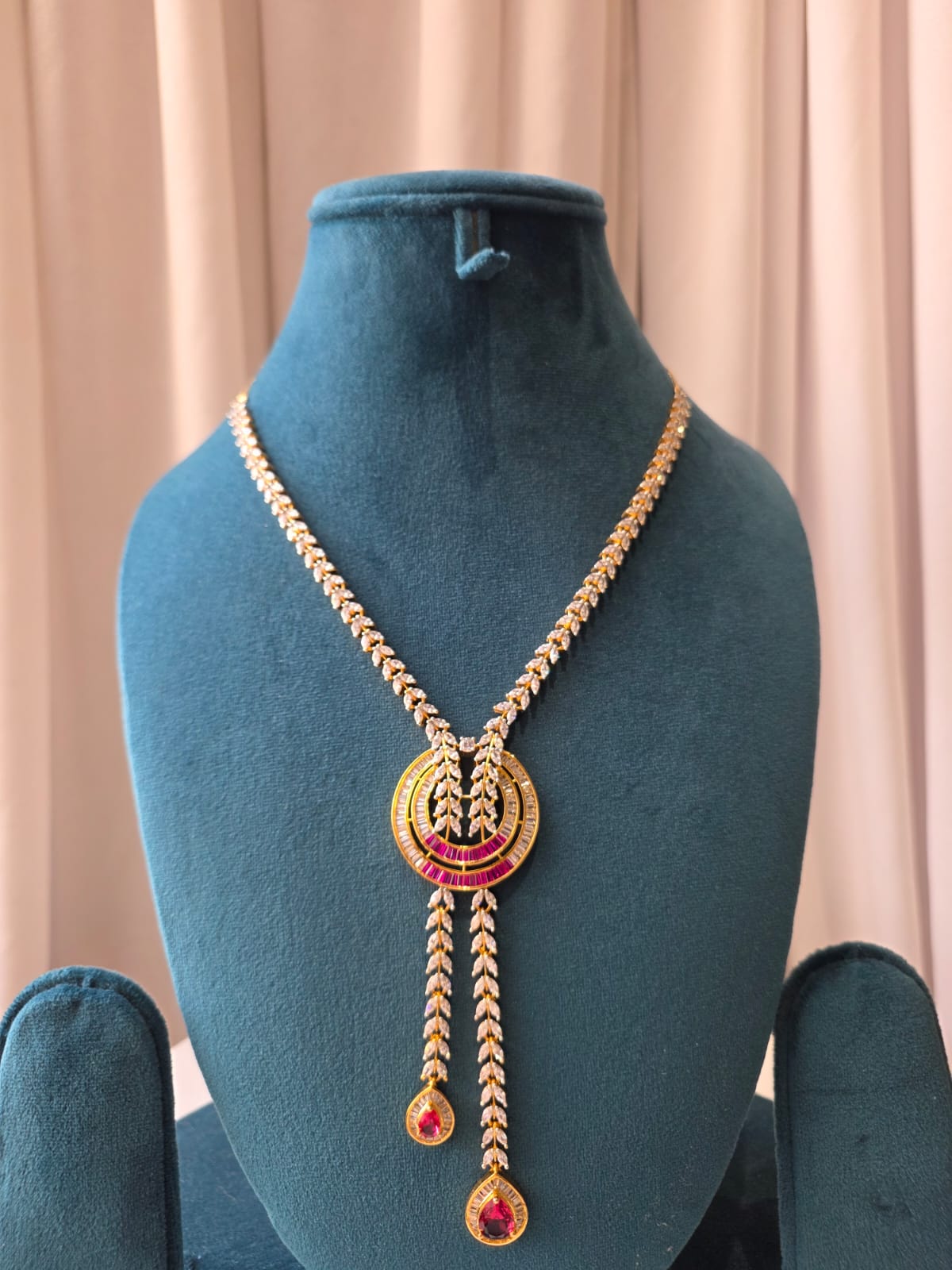 Scarlet Chandelier Necklace set