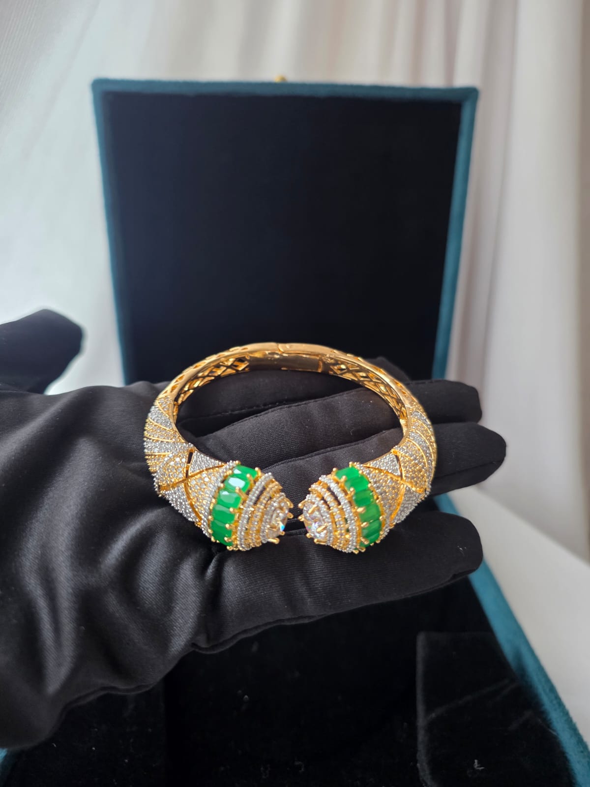 Emerald Crown Openable Statement Kada