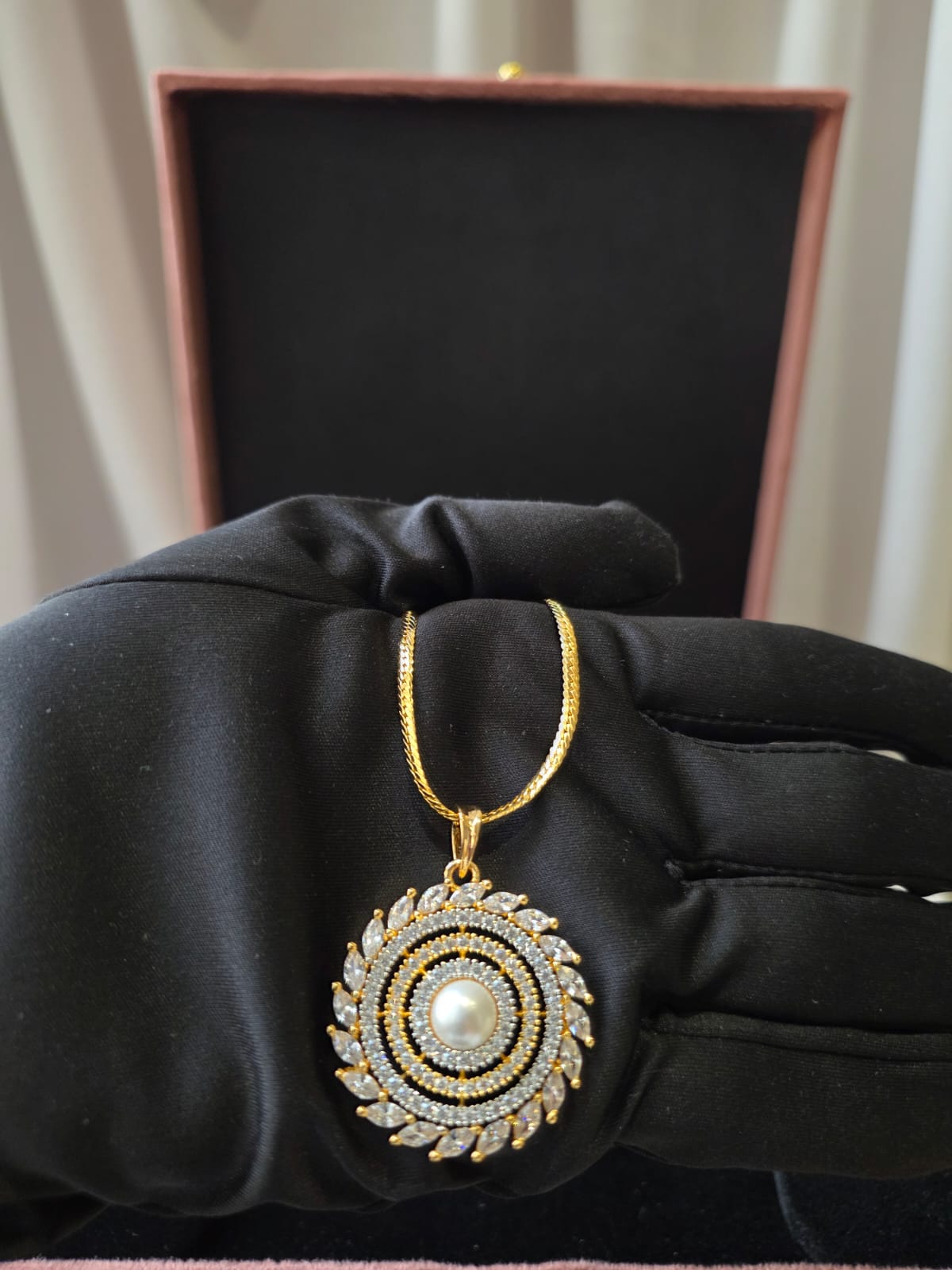 Pearl Radiance Pendant Set