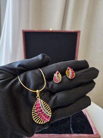 Ruby Leaf Pendant Set