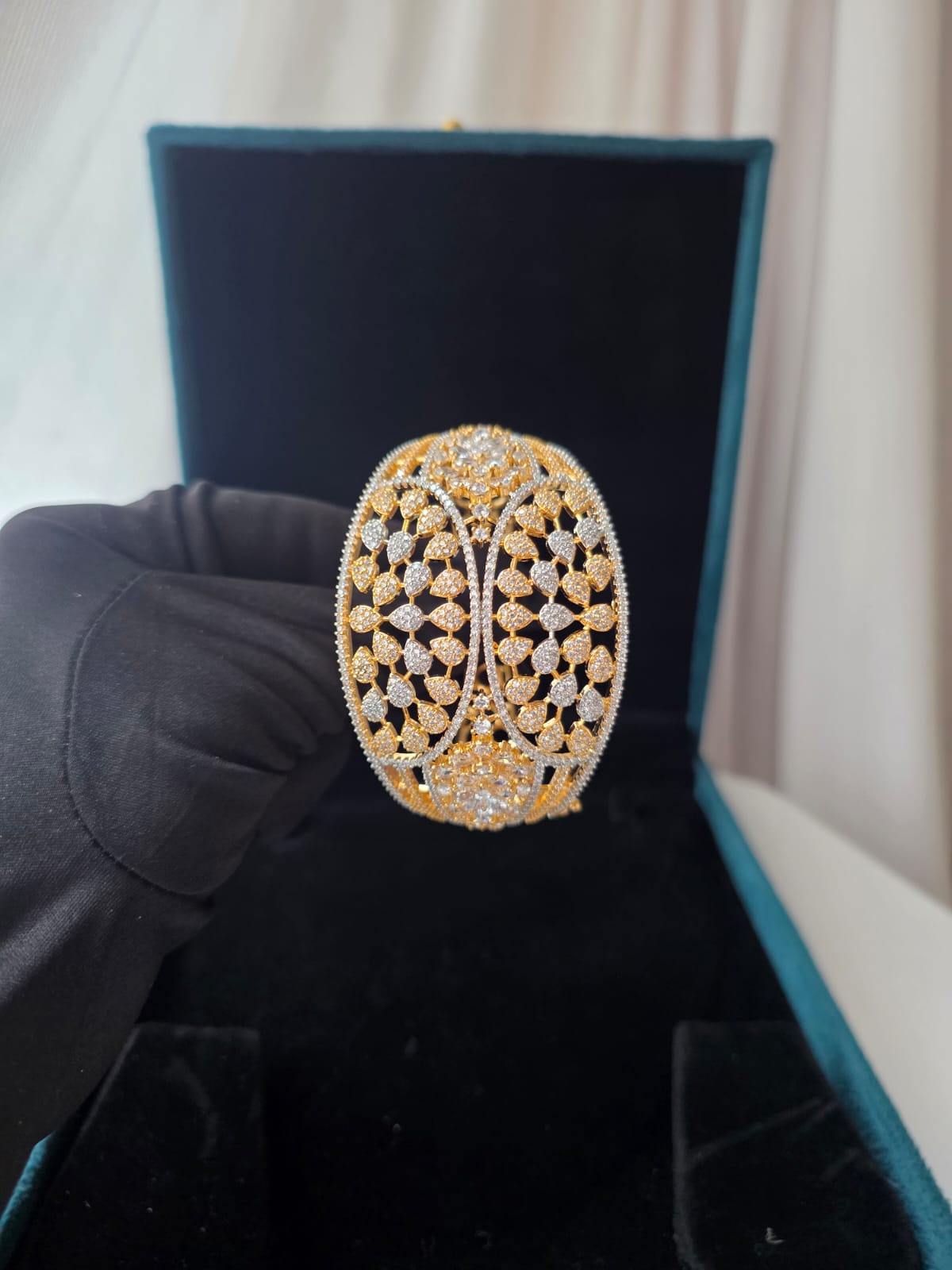 Royal Leaf Lattice Statement Bracelet