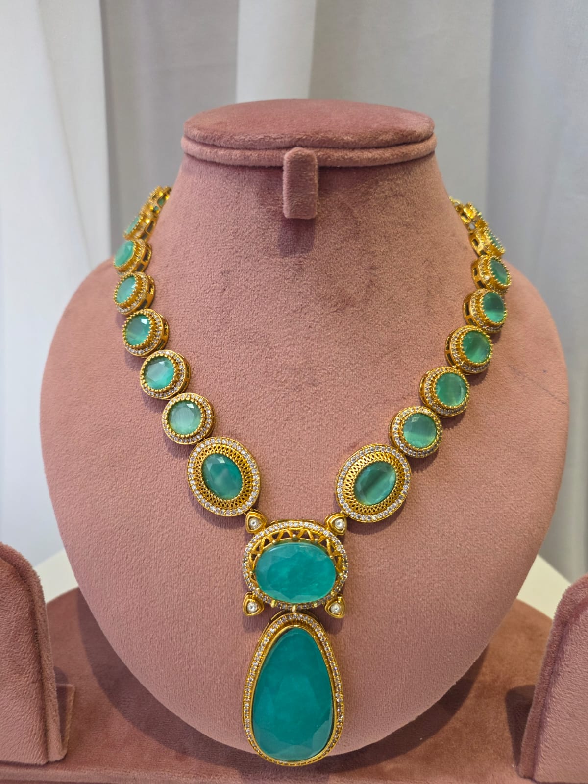 Mint Oval Statement Necklace Set