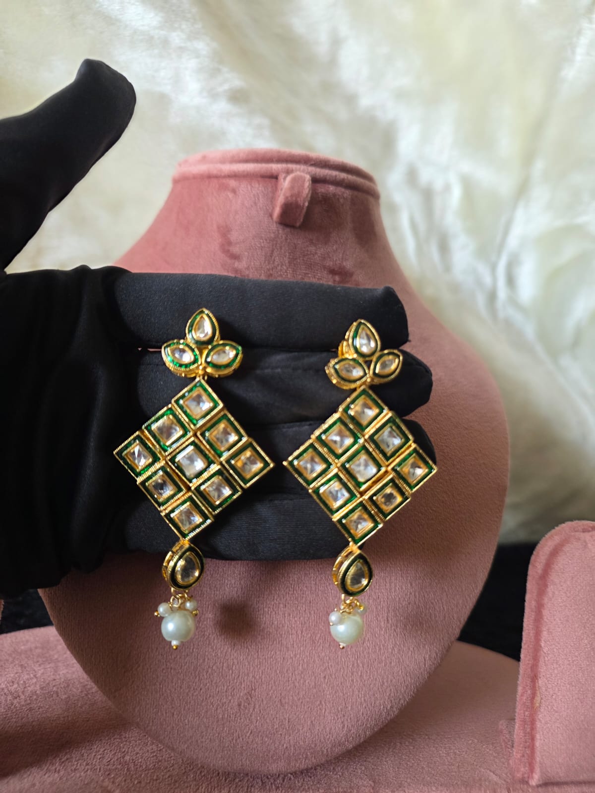 Gulnaar white Kundan Necklace Set