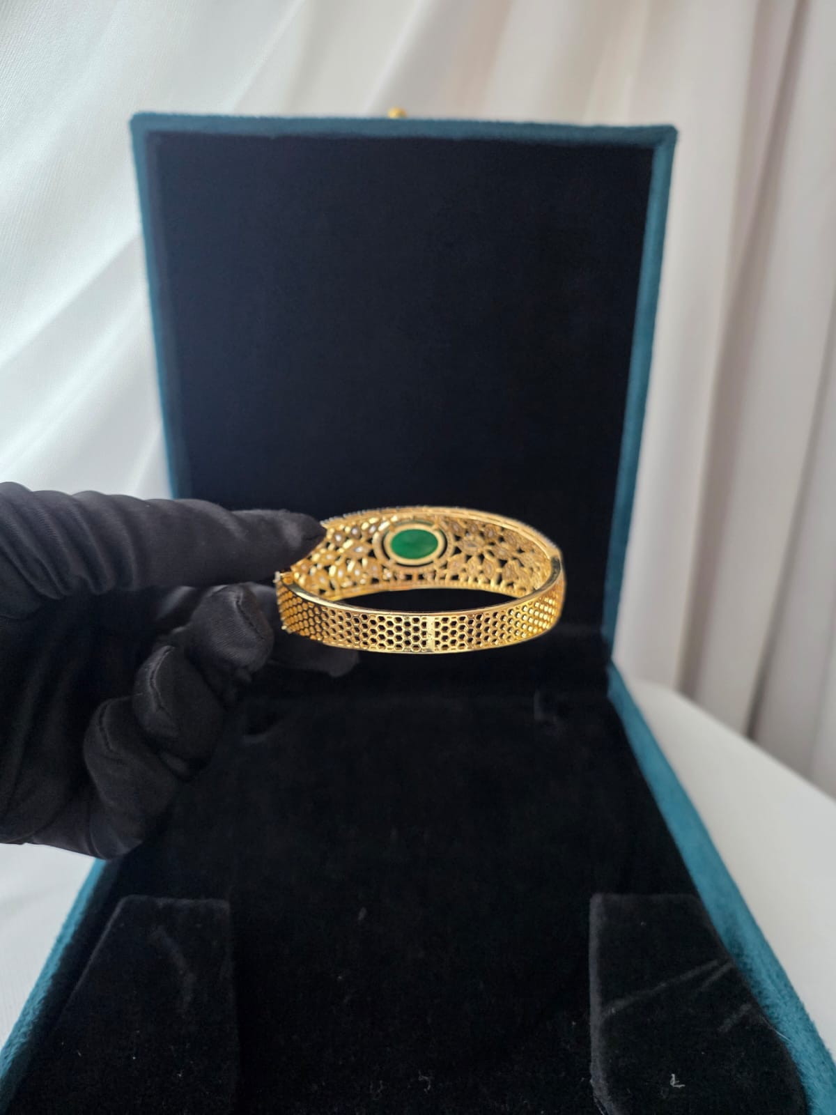 Emerald Regal Oval Statement Bracelet