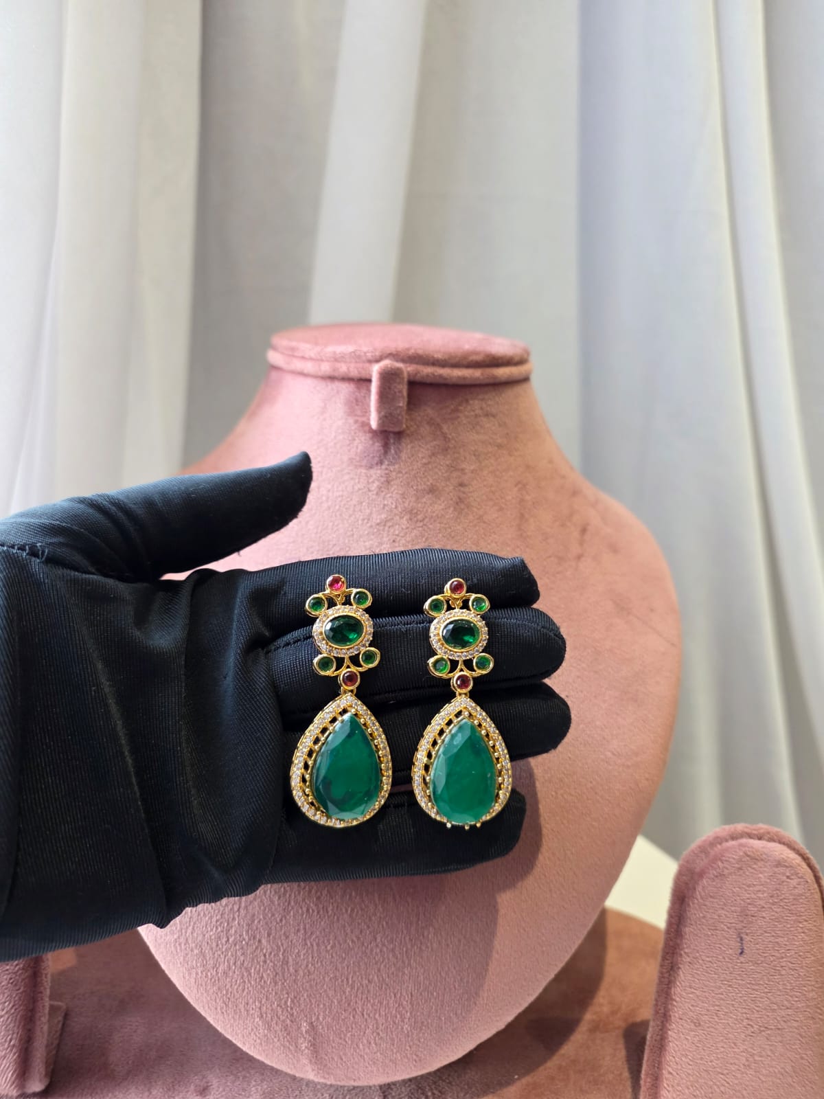 Emerald Drop Heritage Necklace Set