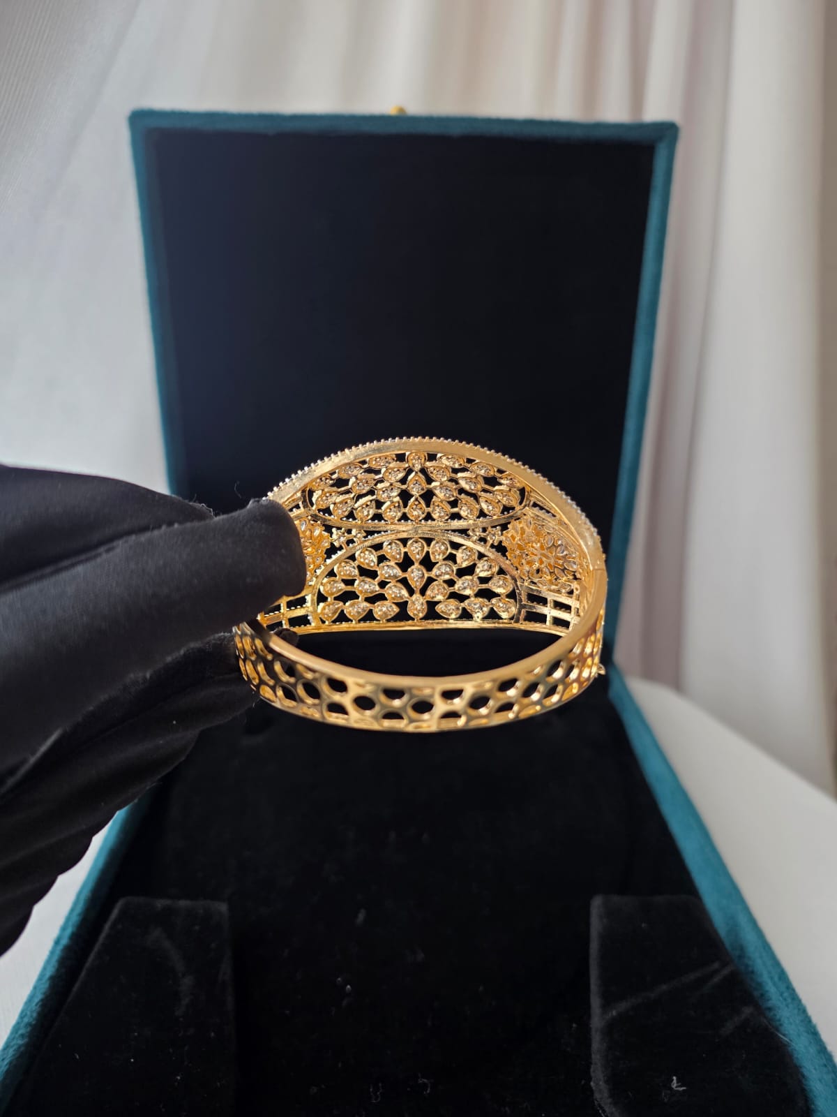 Royal Leaf Lattice Statement Bracelet