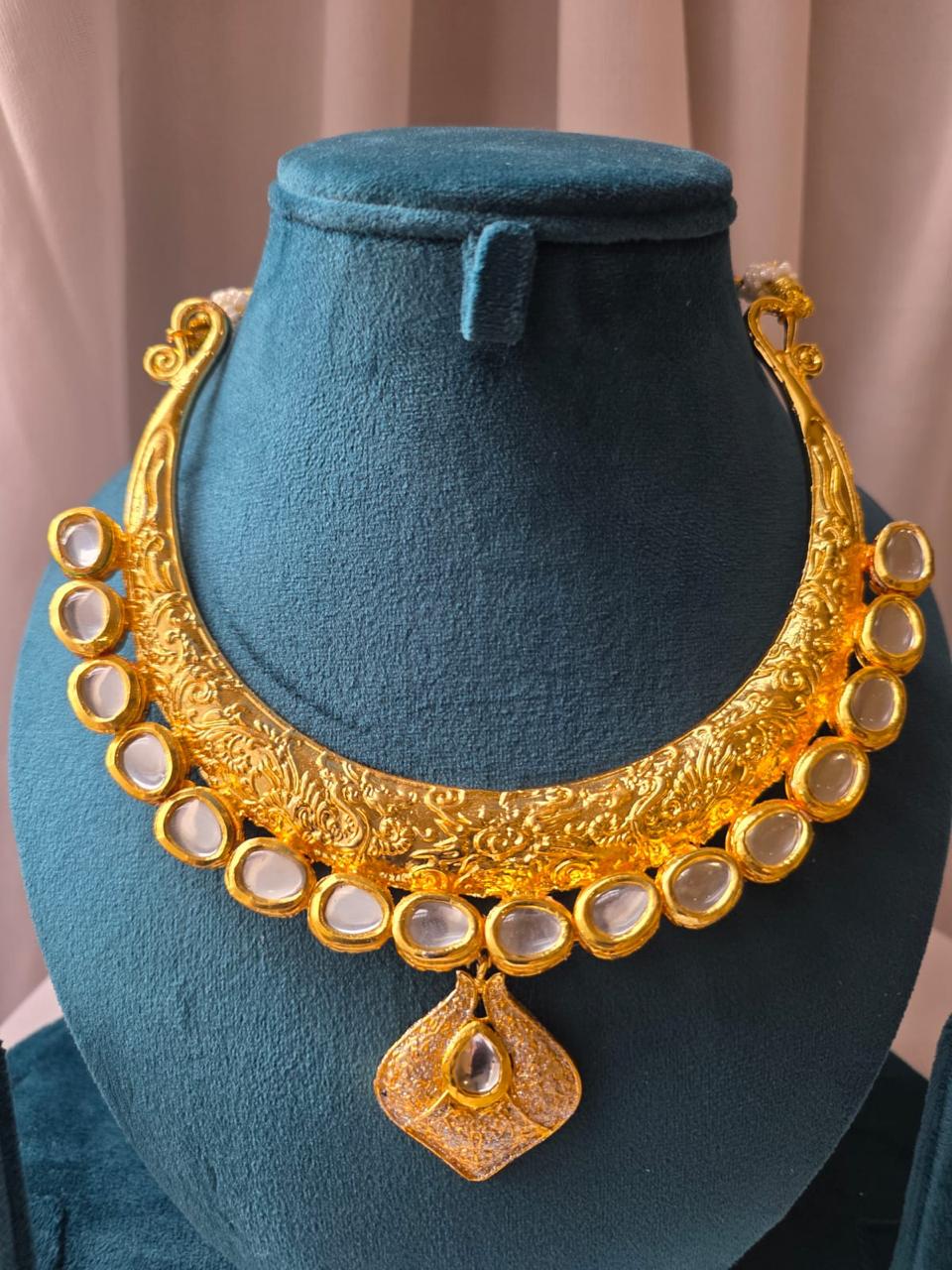 classic Glow Statement Necklace Set