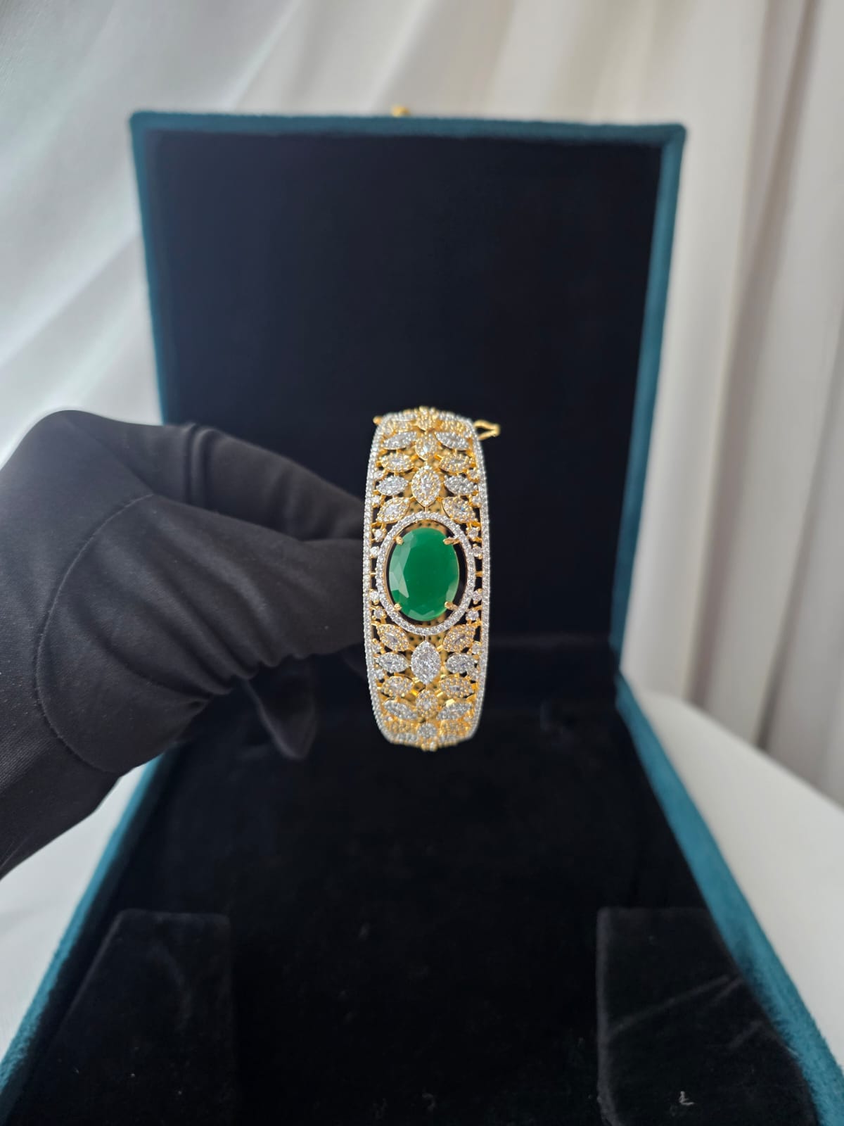 Emerald Regal Oval Statement Bracelet