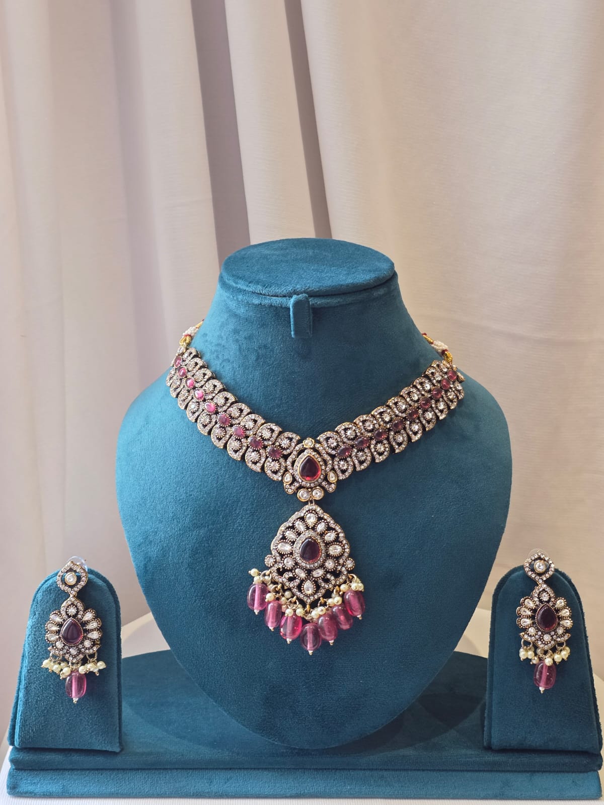 Zariya Red Glow Necklace Set