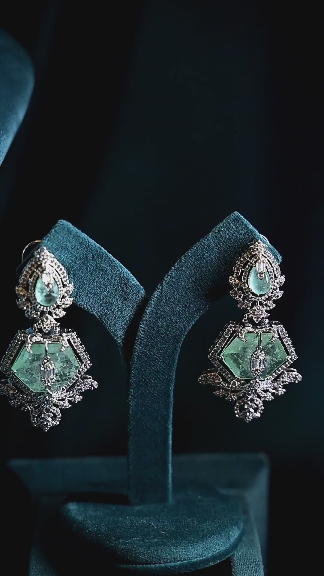 Emerald Majesty Necklace Set