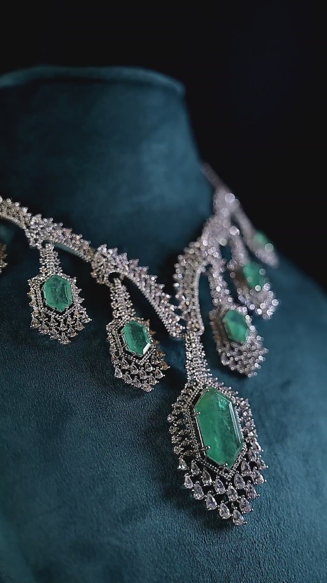 Emerald Royale Necklace Set