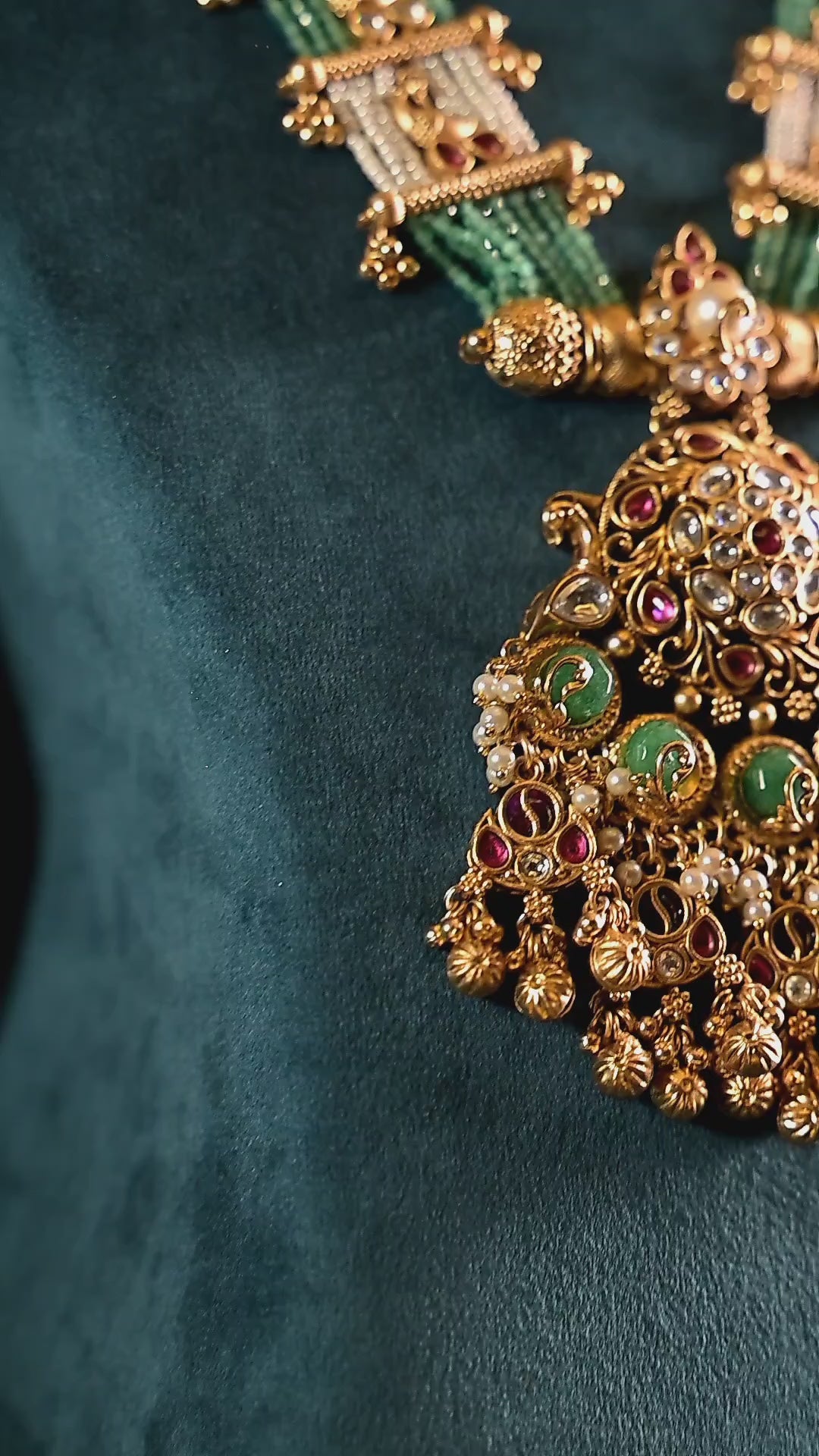 Emerald Heirloom Heritage Long Necklace Set