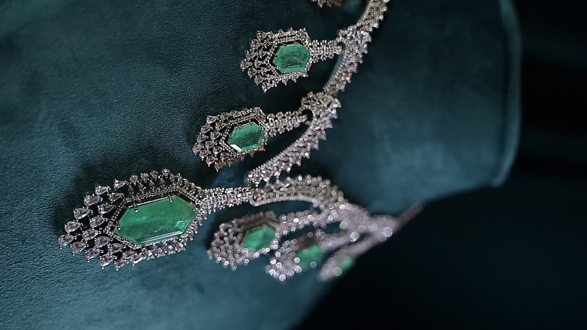 Emerald Royale Necklace Set