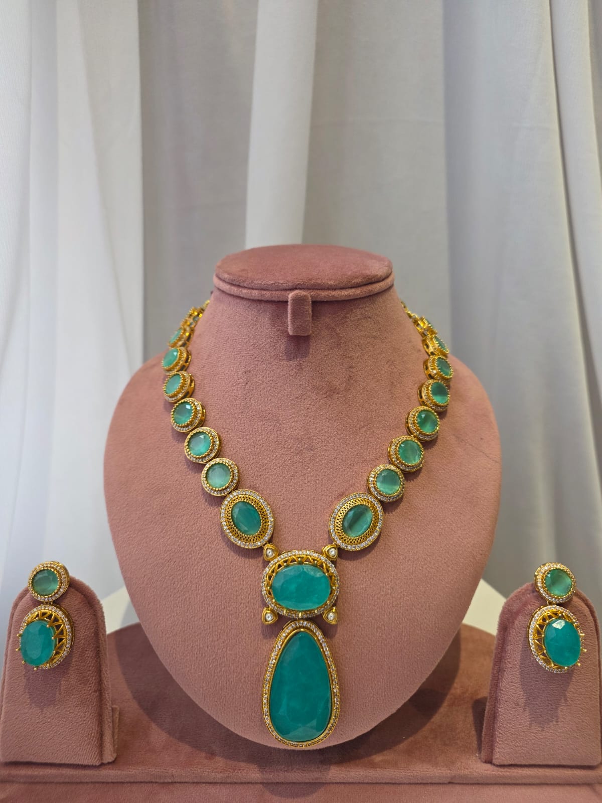 Mint Oval Statement Necklace Set