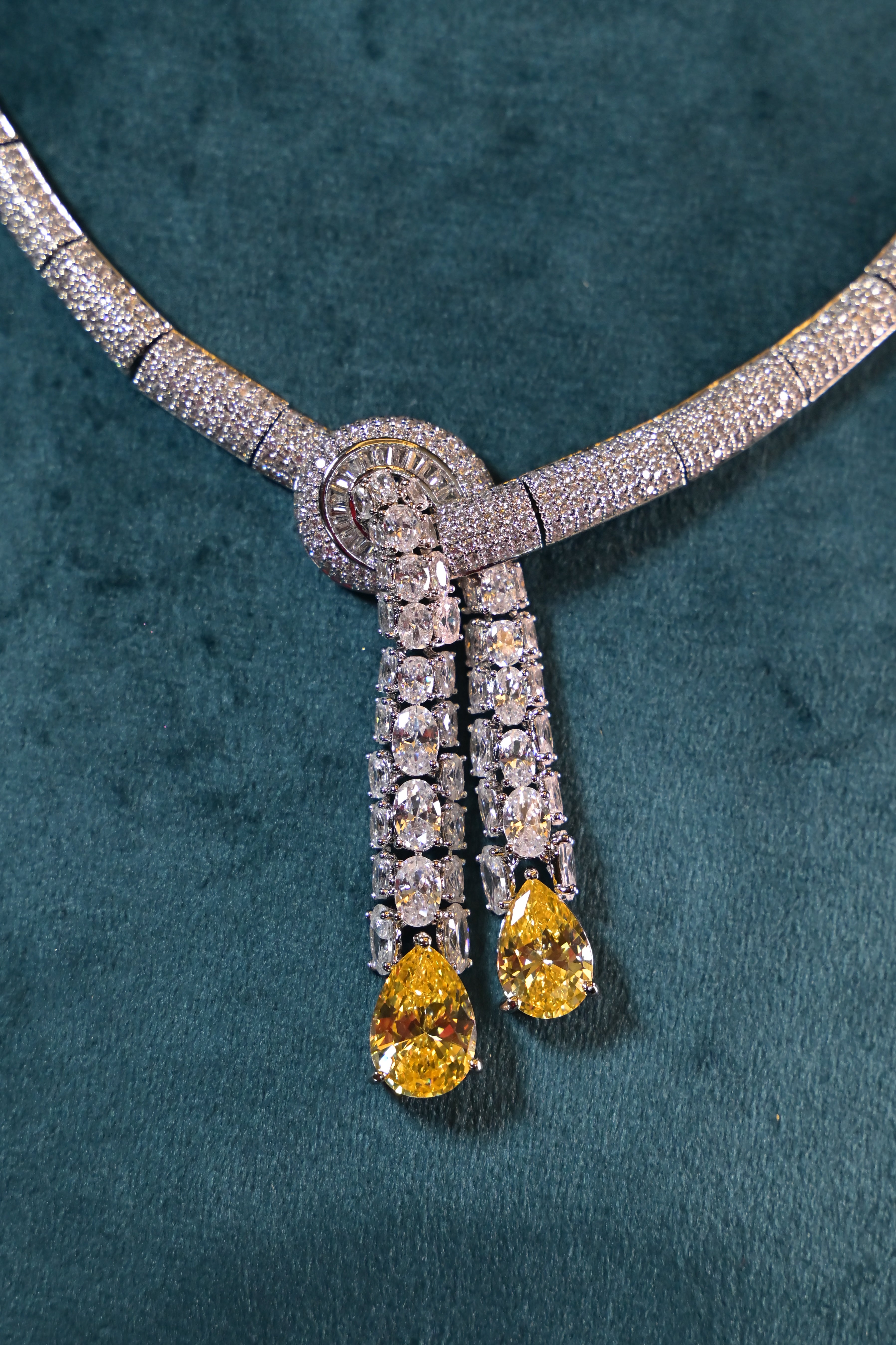 Elegant Knot Citrine Necklace Set