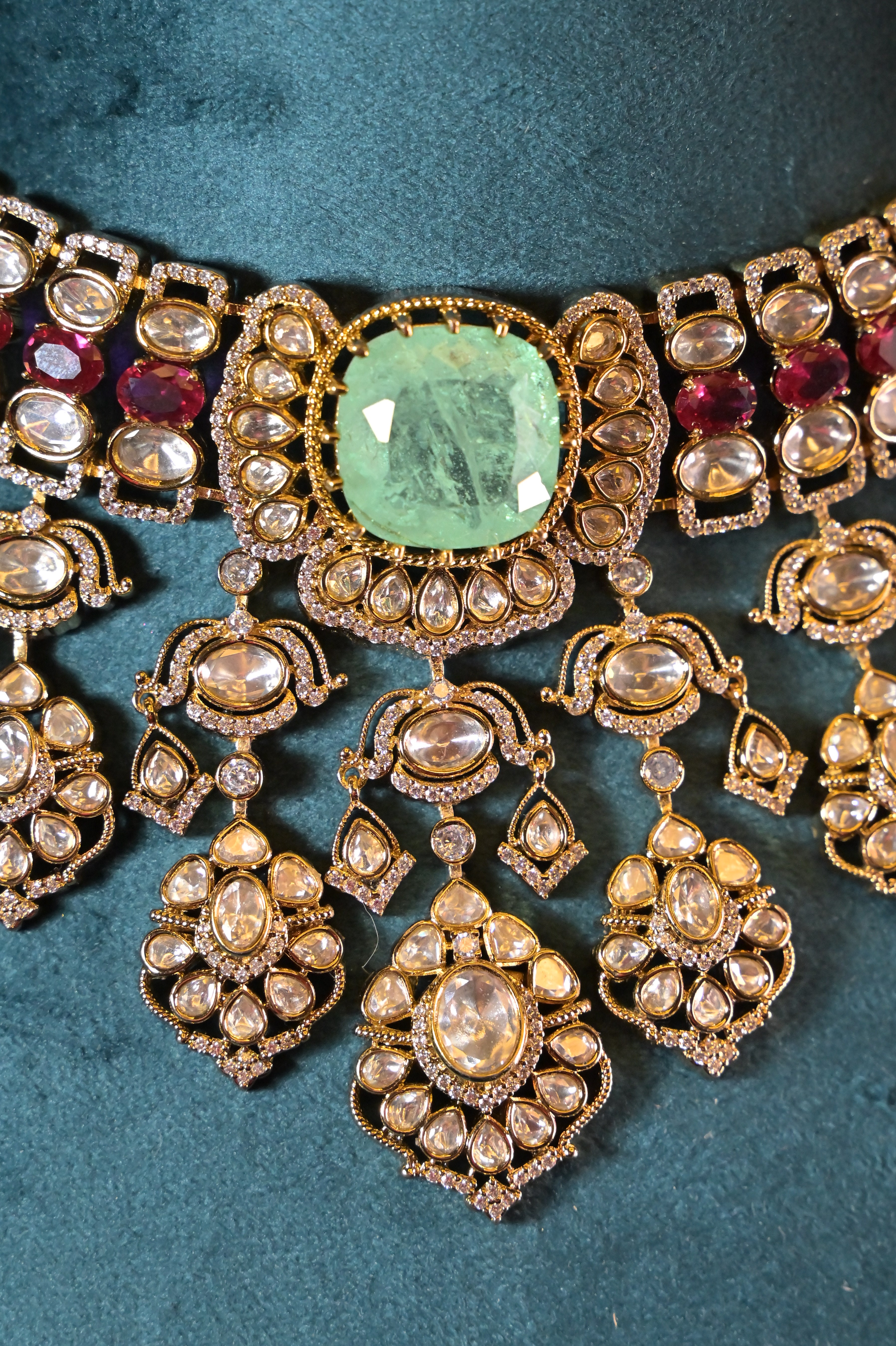 Meher Noor Moorland Choker Set
