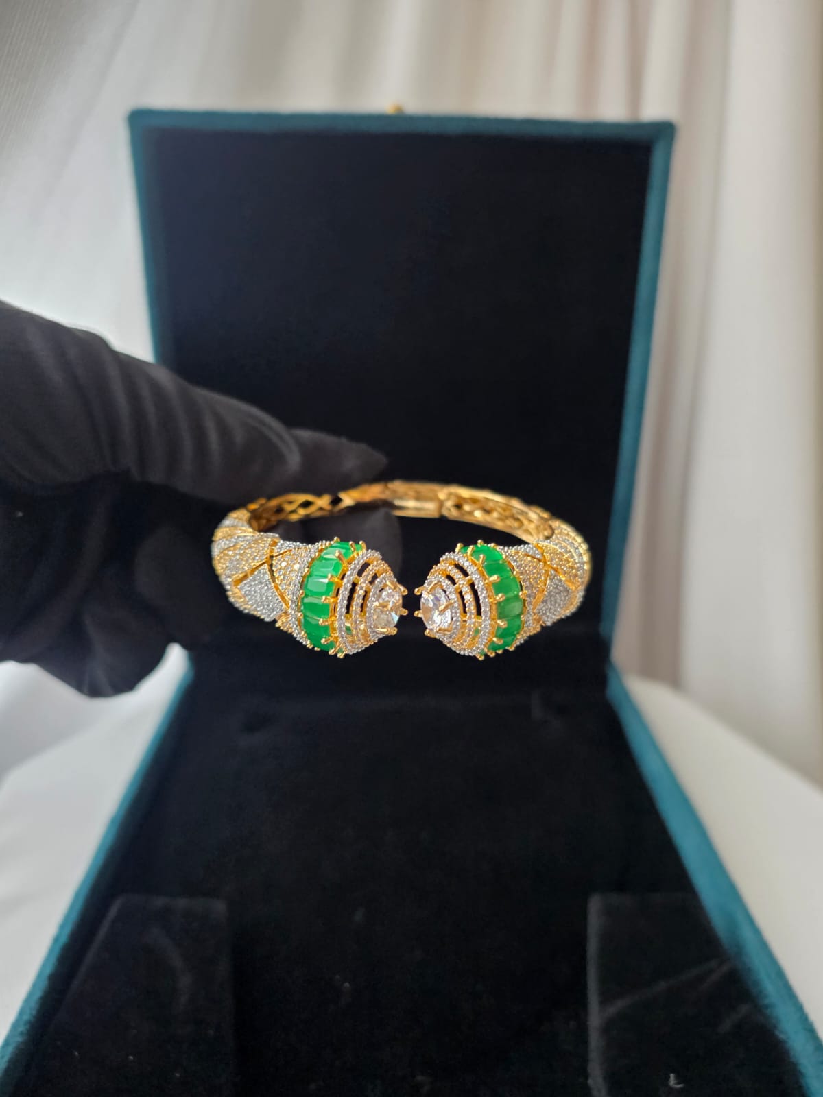 Emerald Crown Openable Statement Kada