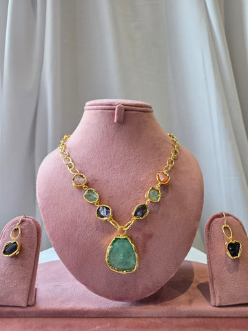 Core Statement Necklace Set green