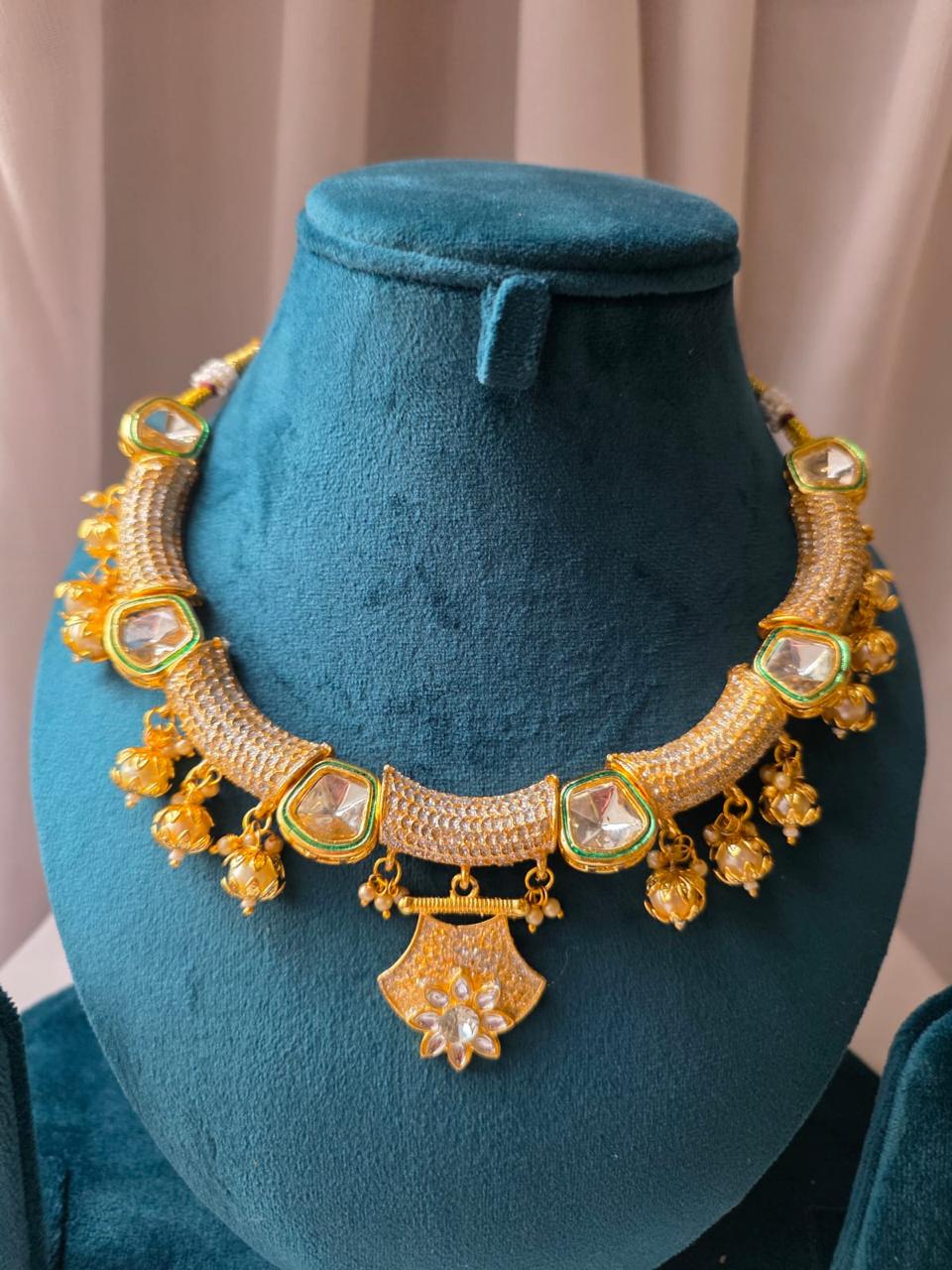 Classic Radiance Necklace Set