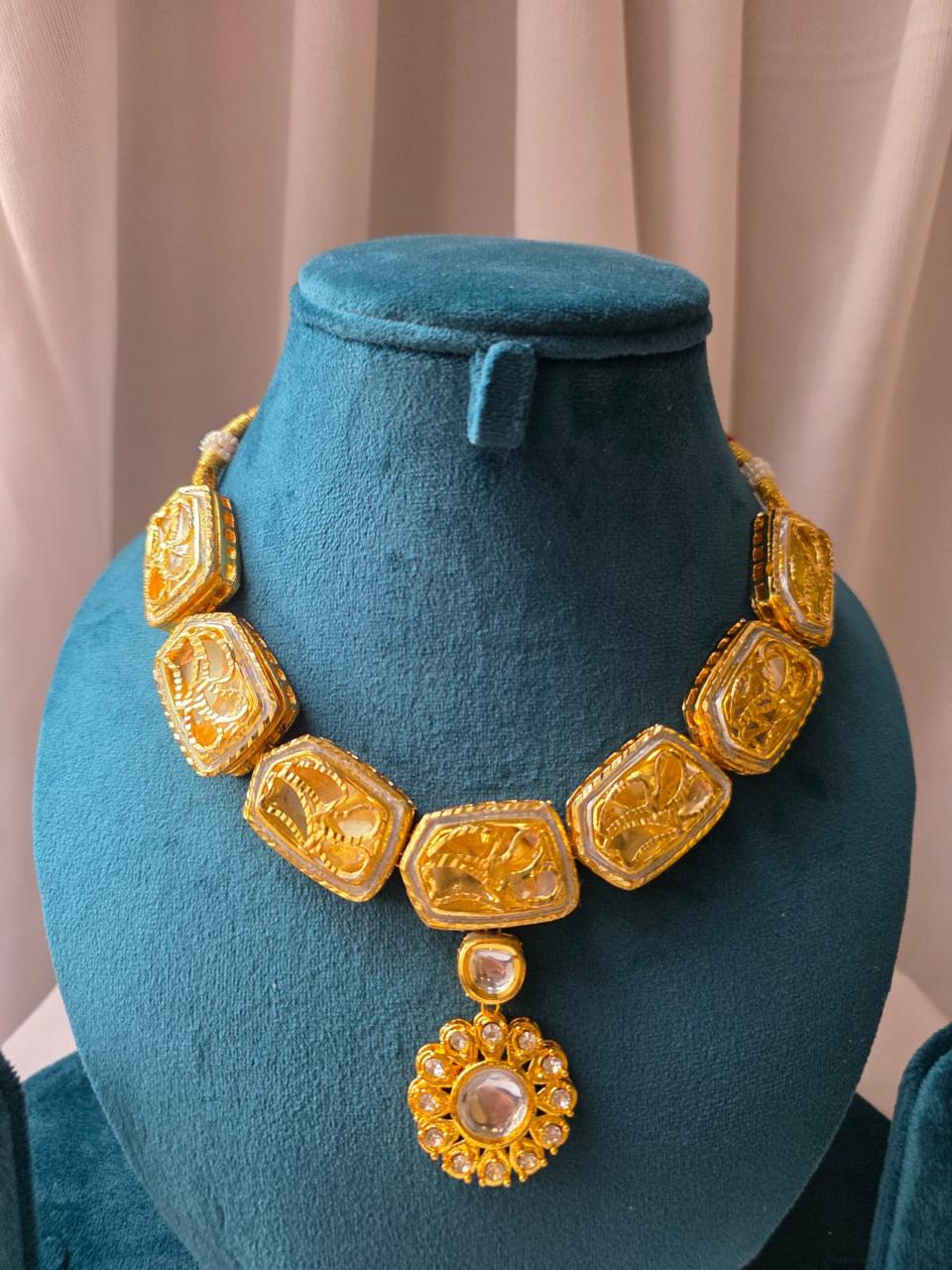 Classic gold flower Necklace Set